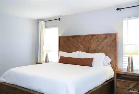 Bedroom - 5949 Fairlands Rd, Milton, FL 32583 photo 2 of 7