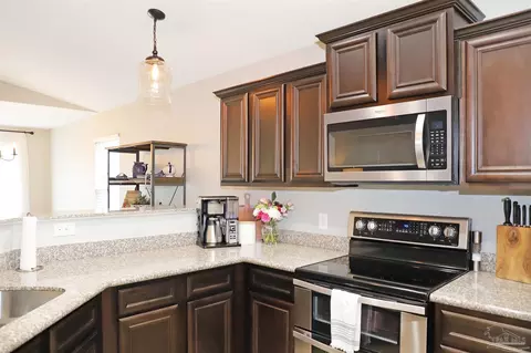 Kitchen - 5949 Fairlands Rd, Milton, FL 32583 photo 2 of 3