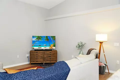 Bedroom - 5949 Fairlands Rd, Milton, FL 32583 photo 1 of 7