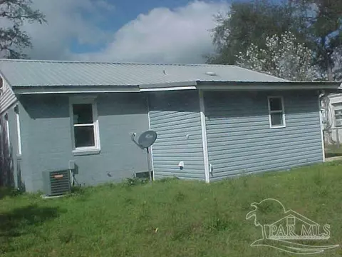 Exterior - 5208 Nimitz Rd, Milton, FL 32583 photo 6 of 9