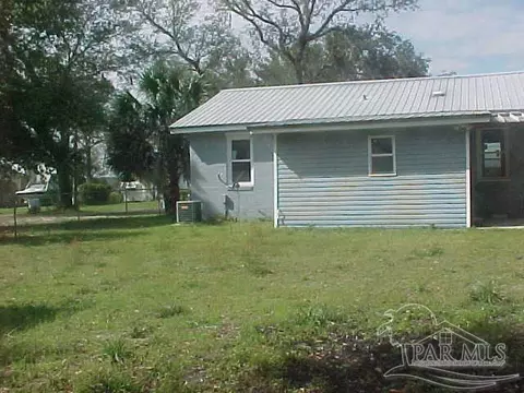 Exterior - 5208 Nimitz Rd, Milton, FL 32583 photo 7 of 9