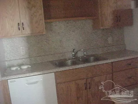 Kitchen - 5208 Nimitz Rd, Milton, FL 32583 photo 3 of 4