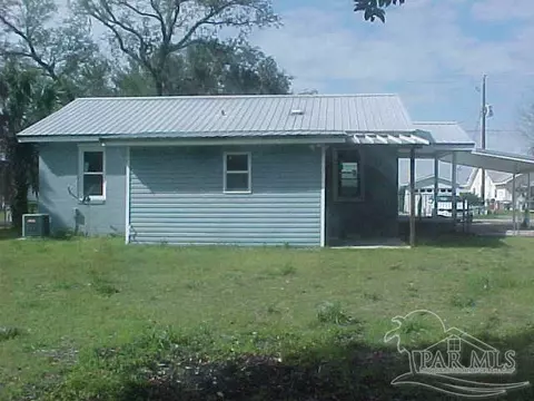 Exterior - 5208 Nimitz Rd, Milton, FL 32583 photo 5 of 9