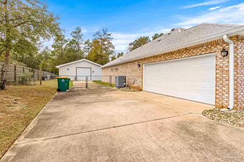 Exterior - 6312 Possum Ridge Rd, Crestview, FL 32539 photo 3 of 9