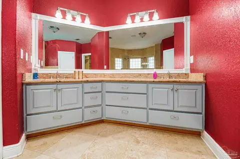 Bath - 1580 Evers Hvn, Cantonment, FL 32533 photo 1 of 5