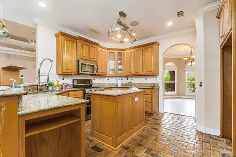 Kitchen - 1580 Evers Hvn, Cantonment, FL 32533 photo 3 of 3
