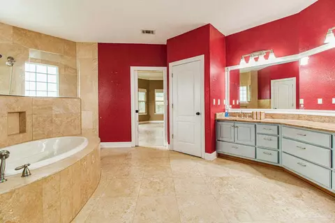 Bath - 1580 Evers Hvn, Cantonment, FL 32533 photo 3 of 5