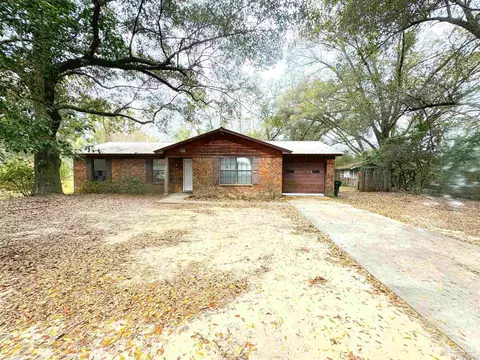 2842 Longleaf Dr, Pensacola, FL 32526