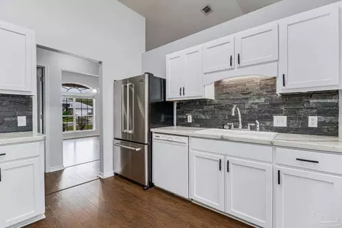 Kitchen - 4688 Thousand Oaks Blvd, Pace, FL 32571 photo 3 of 5