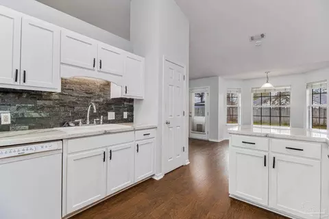 Kitchen - 4688 Thousand Oaks Blvd, Pace, FL 32571 photo 2 of 5