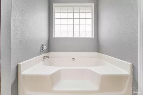 Bath - 4688 Thousand Oaks Blvd, Pace, FL 32571 photo 3 of 3