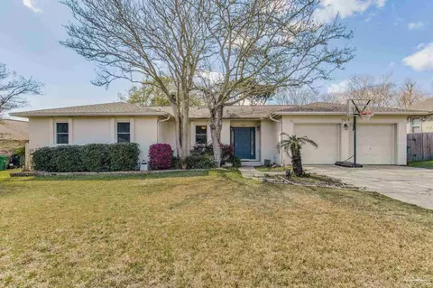 705 Jamestown Dr, Gulf Breeze, FL 32561