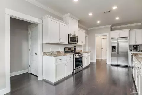 Kitchen - 1547 Cadence Loop, Cantonment, FL 32533 photo 4 of 6
