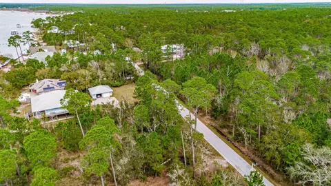 864 Dolphin Rd, Milton, FL 32583 photo 5