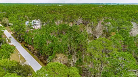864 Dolphin Rd, Milton, FL 32583 photo 6