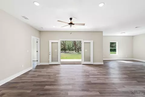 8261 Larson Ln, Milton, FL 32583 photo 15