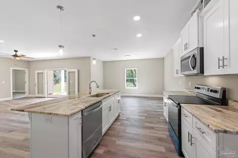 8261 Larson Ln, Milton, FL 32583 photo 20