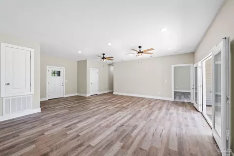 8261 Larson Ln, Milton, FL 32583 photo 12