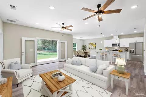8261 Larson Ln, Milton, FL 32583 photo 14
