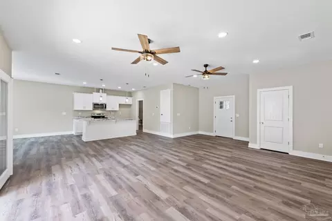 8261 Larson Ln, Milton, FL 32583 photo 17