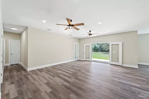 8261 Larson Ln, Milton, FL 32583 photo 16