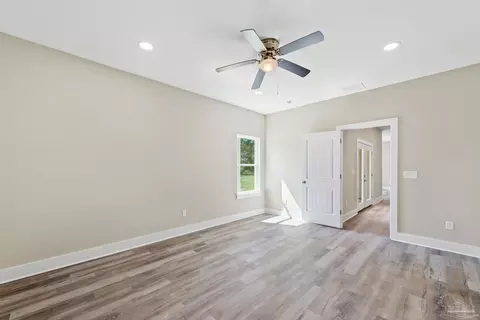 8261 Larson Ln, Milton, FL 32583 photo 32
