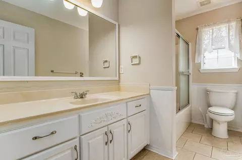 Bath - 1661 Blanc Ln, Cantonment, FL 32533 photo 3 of 4