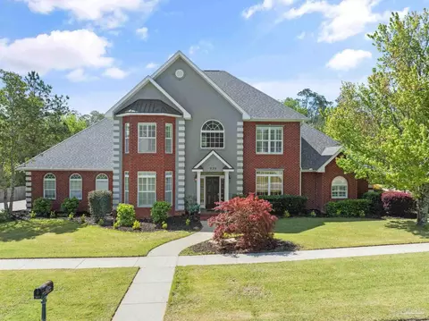 939 Bucyrus Ln, Cantonment, FL 32533