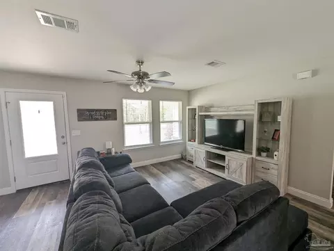 Living - 6835 Stirrup Ln, Milton, FL 32570 photo 2 of 3
