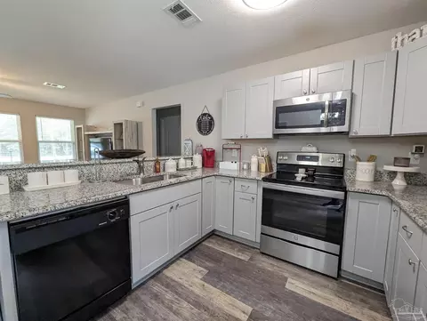 Kitchen - 6835 Stirrup Ln, Milton, FL 32570 photo 3 of 5