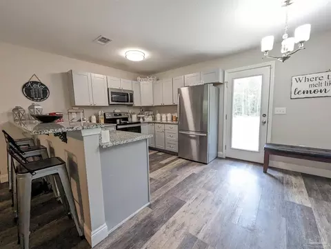Kitchen - 6835 Stirrup Ln, Milton, FL 32570 photo 5 of 5