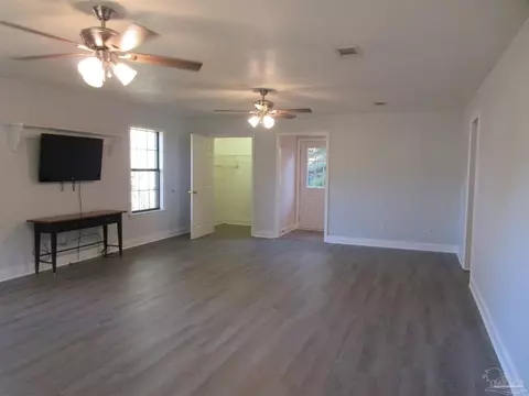 Living - 5040 Braxton Ln, Pace, FL 32571 photo 3 of 5