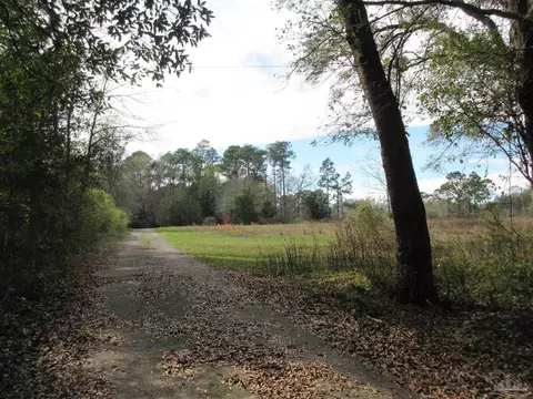 Exterior - 5040 Braxton Ln, Pace, FL 32571 photo 16 of 20