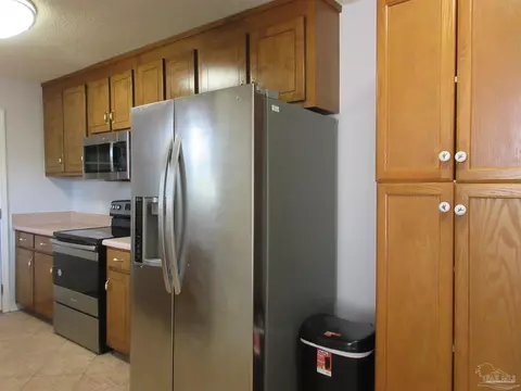 Kitchen - 5040 Braxton Ln, Pace, FL 32571 photo 1 of 3