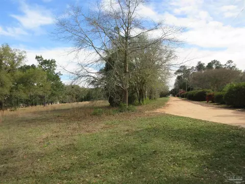 Exterior - 5040 Braxton Ln, Pace, FL 32571 photo 12 of 20