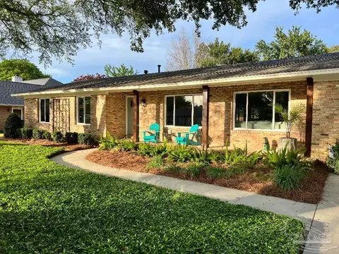 314 Valencia St, Gulf Breeze, FL 32561