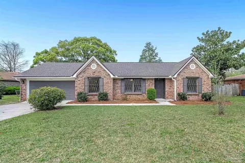 2144 Pineview Cir, Pensacola, FL 32526