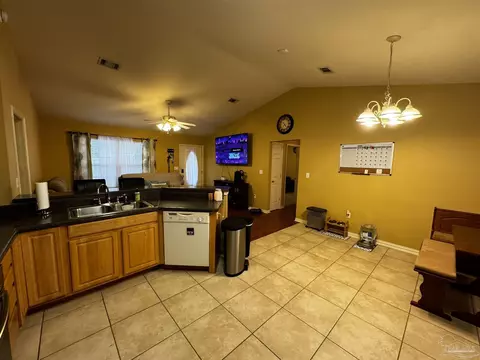 301 Panama Dr, Crestview, FL 32536 photo 7