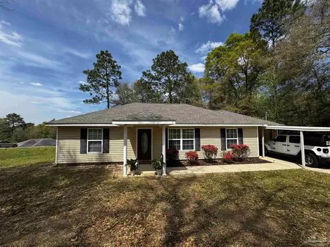 301 Panama Dr, Crestview, FL 32536 photo 2