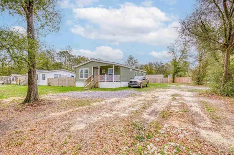 5144 Pauline St, Milton, FL 32583