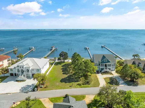 4171 Madura Rd, Gulf Breeze, FL 32563