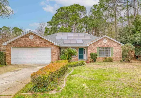 629 W Pine St, Mary Esther, FL 32569