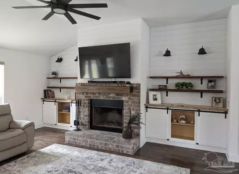 Living - 2988 Cobbtown Rd, Jay, FL 32565 photo 3 of 3