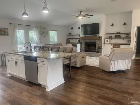 Kitchen - 2988 Cobbtown Rd, Jay, FL 32565 photo 1 of 4