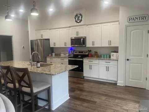 Kitchen - 2988 Cobbtown Rd, Jay, FL 32565 photo 2 of 4