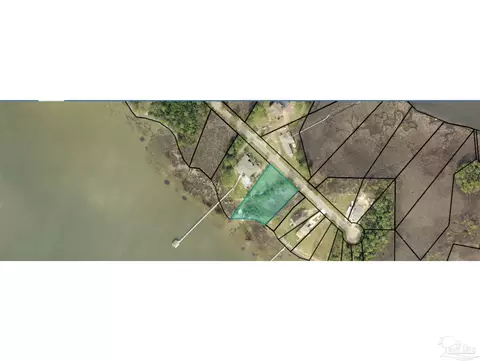4759 Bayside Dr, Milton, FL 32583