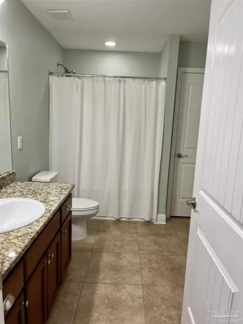 Bath - 4682 Belvedere Cir, Pace, FL 32571 photo 4 of 4