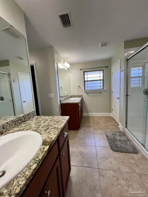 Bath - 4682 Belvedere Cir, Pace, FL 32571 photo 2 of 4