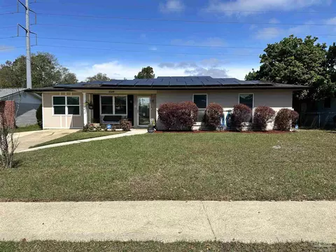 6509 E Shore Dr, Pensacola, FL 32505