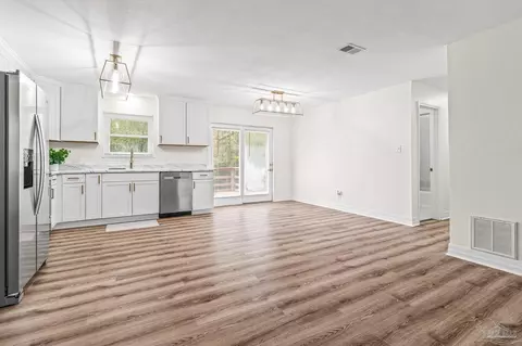 803 E Kingsfield Rd, Cantonment, FL 32533 photo 11